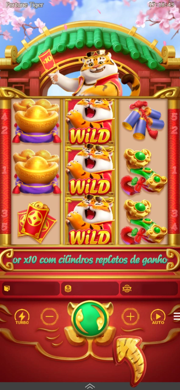 Clique no botão redondo verde para girar as bobinas no jogo Fortune Tiger.